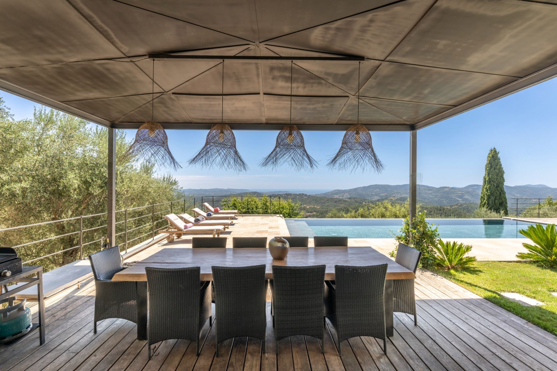 villa 7 Rooms for sale on LE TIGNET (06530)