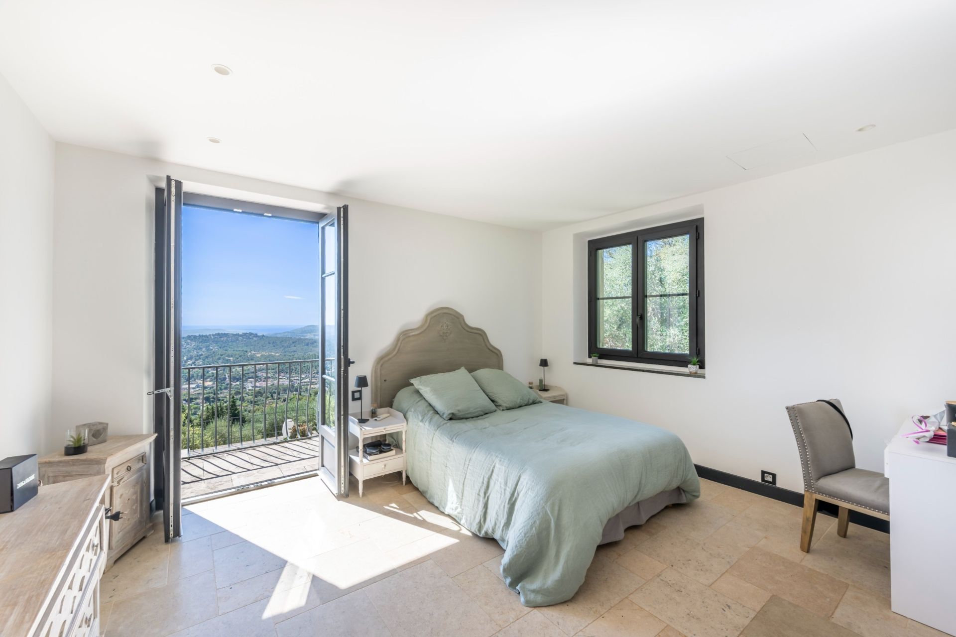 villa 7 Rooms for sale on LE TIGNET (06530)