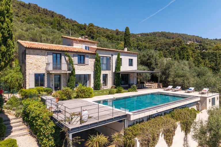 villa 7 Rooms for sale on LE TIGNET (06530)