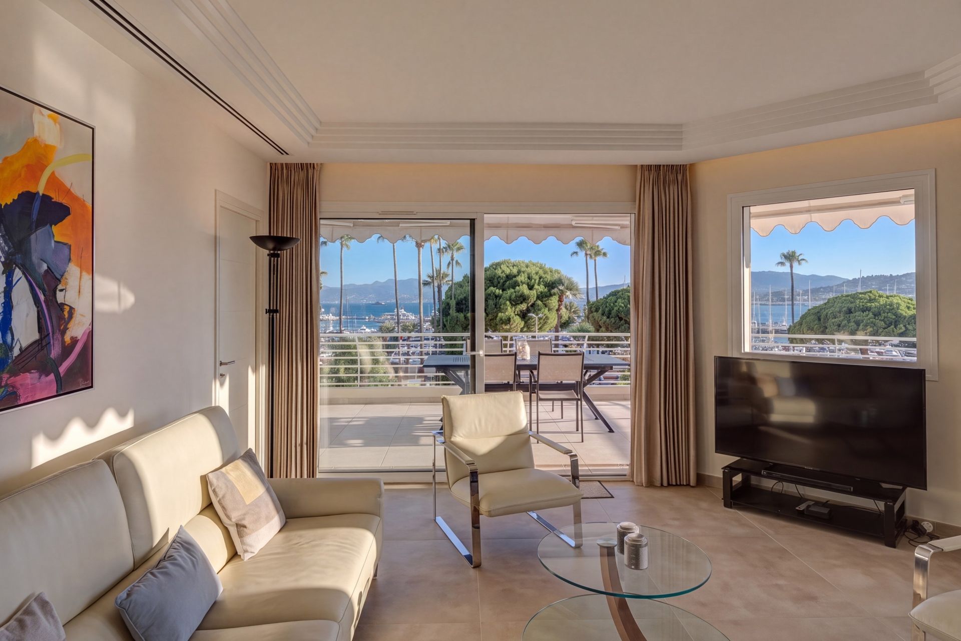 apartment 4 Rooms for sale on CANNES (06400)