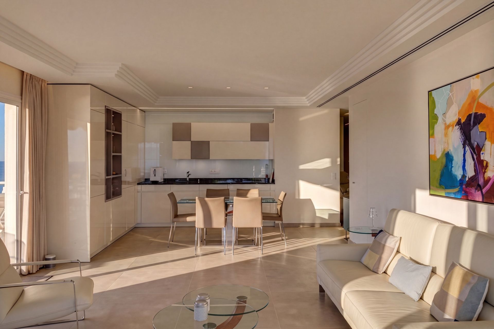 apartment 4 Rooms for sale on CANNES (06400)