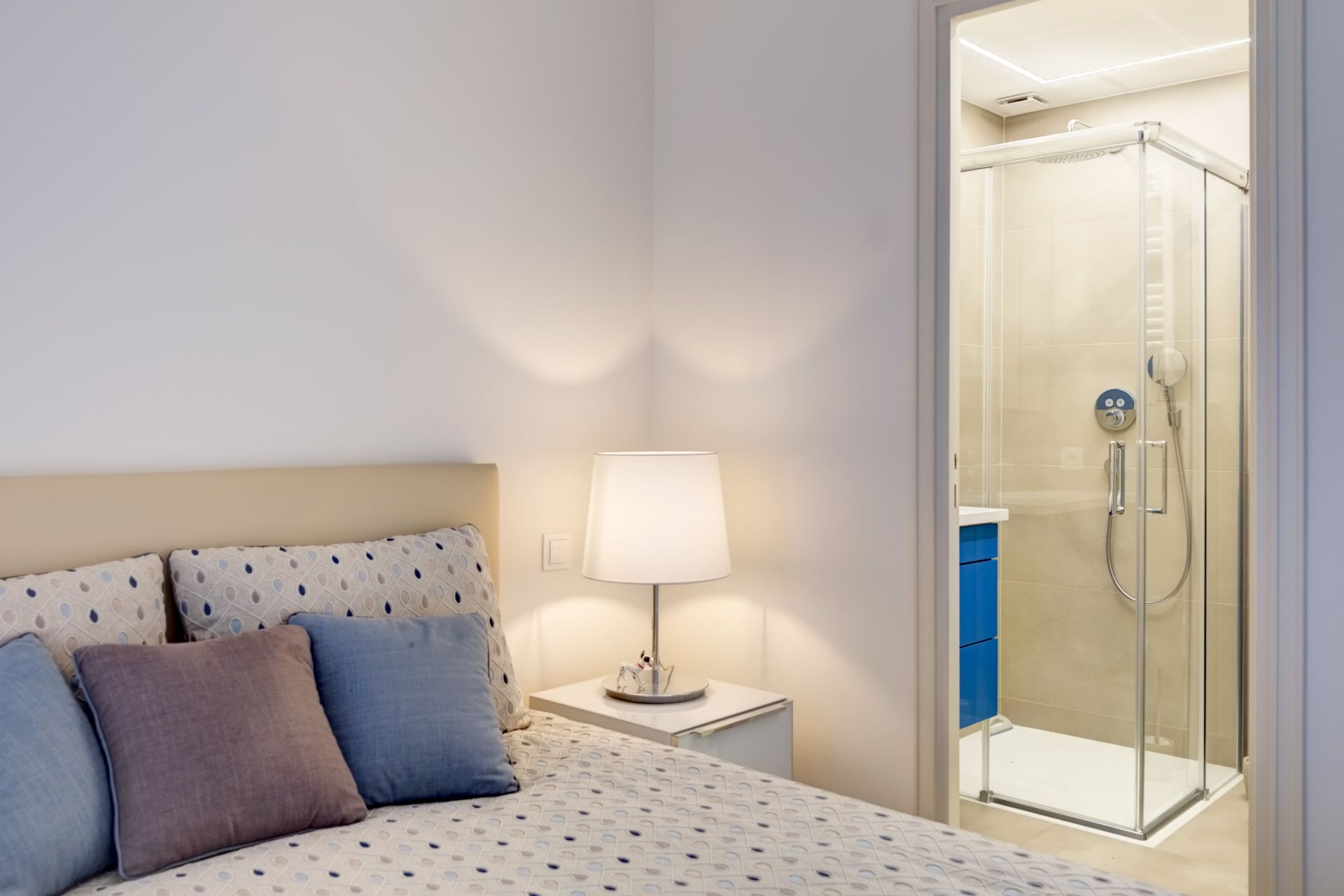 apartment 4 Rooms for sale on CANNES (06400)