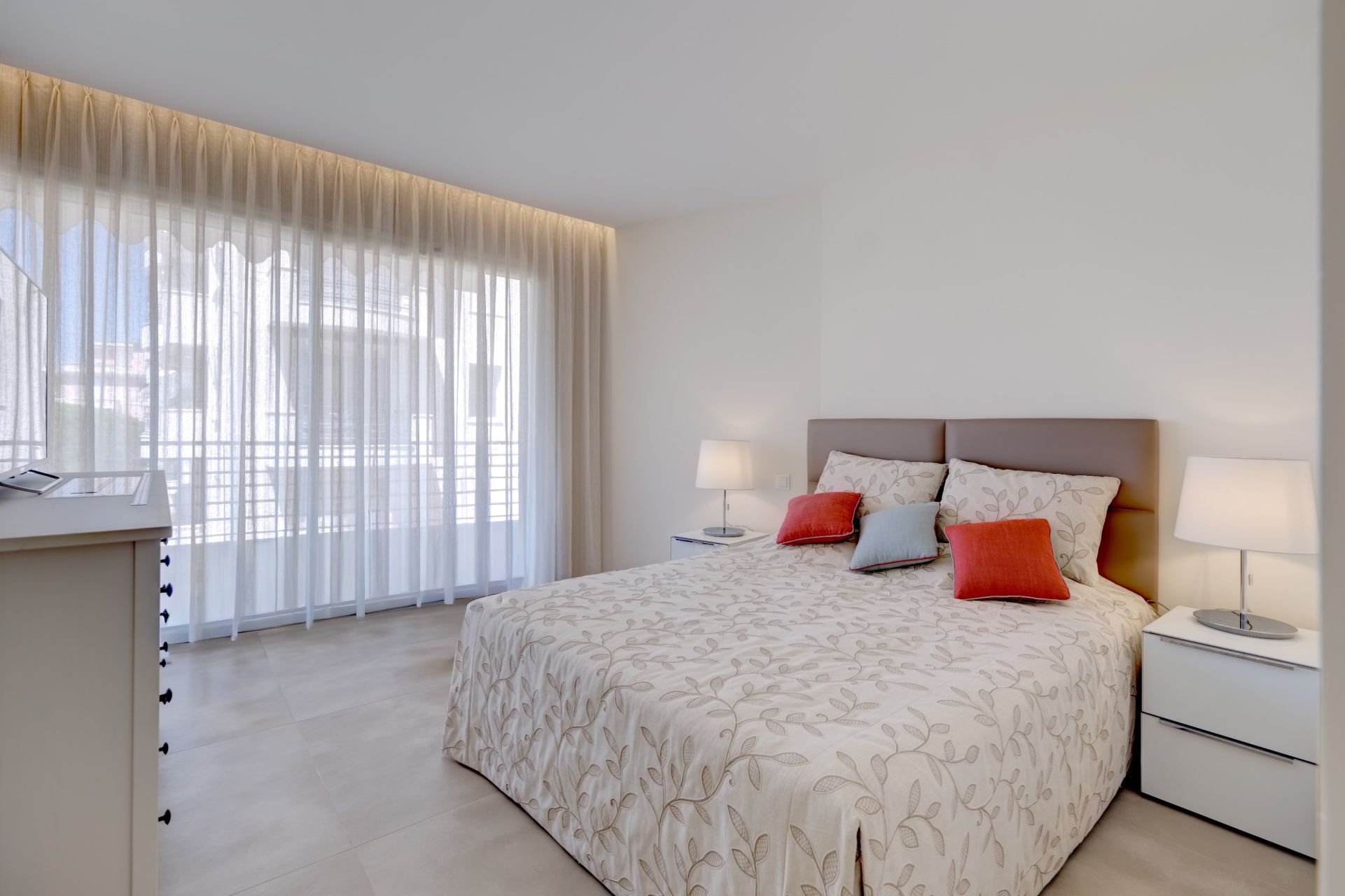 apartment 4 Rooms for sale on CANNES (06400)