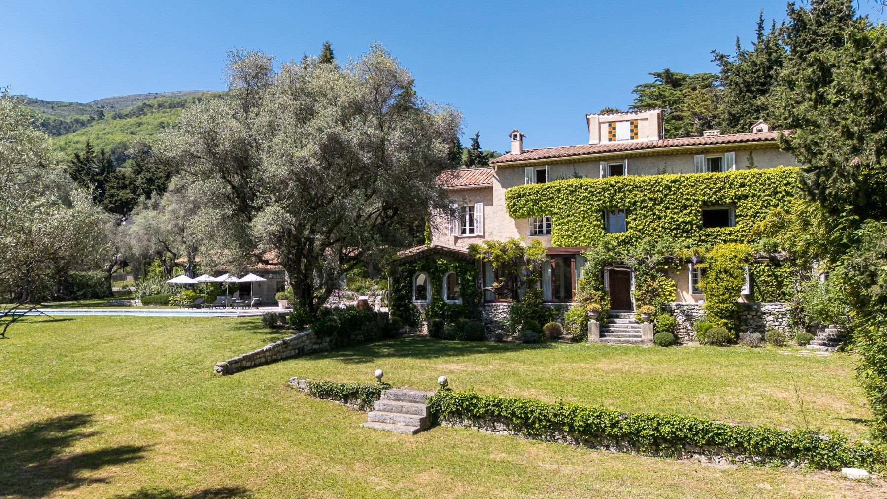 bastide 10 Rooms for sale on VENCE (06140)