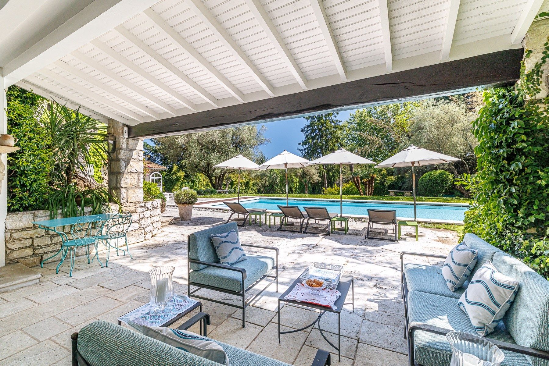 bastide 10 Rooms for sale on VENCE (06140)