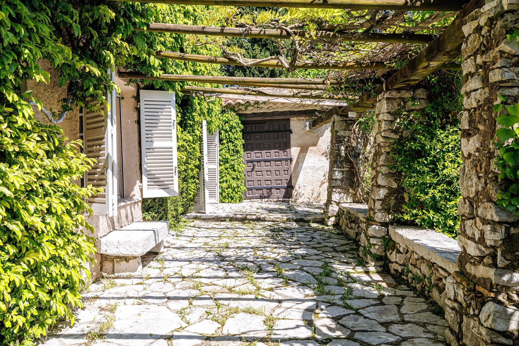 bastide 10 Rooms for sale on VENCE (06140)