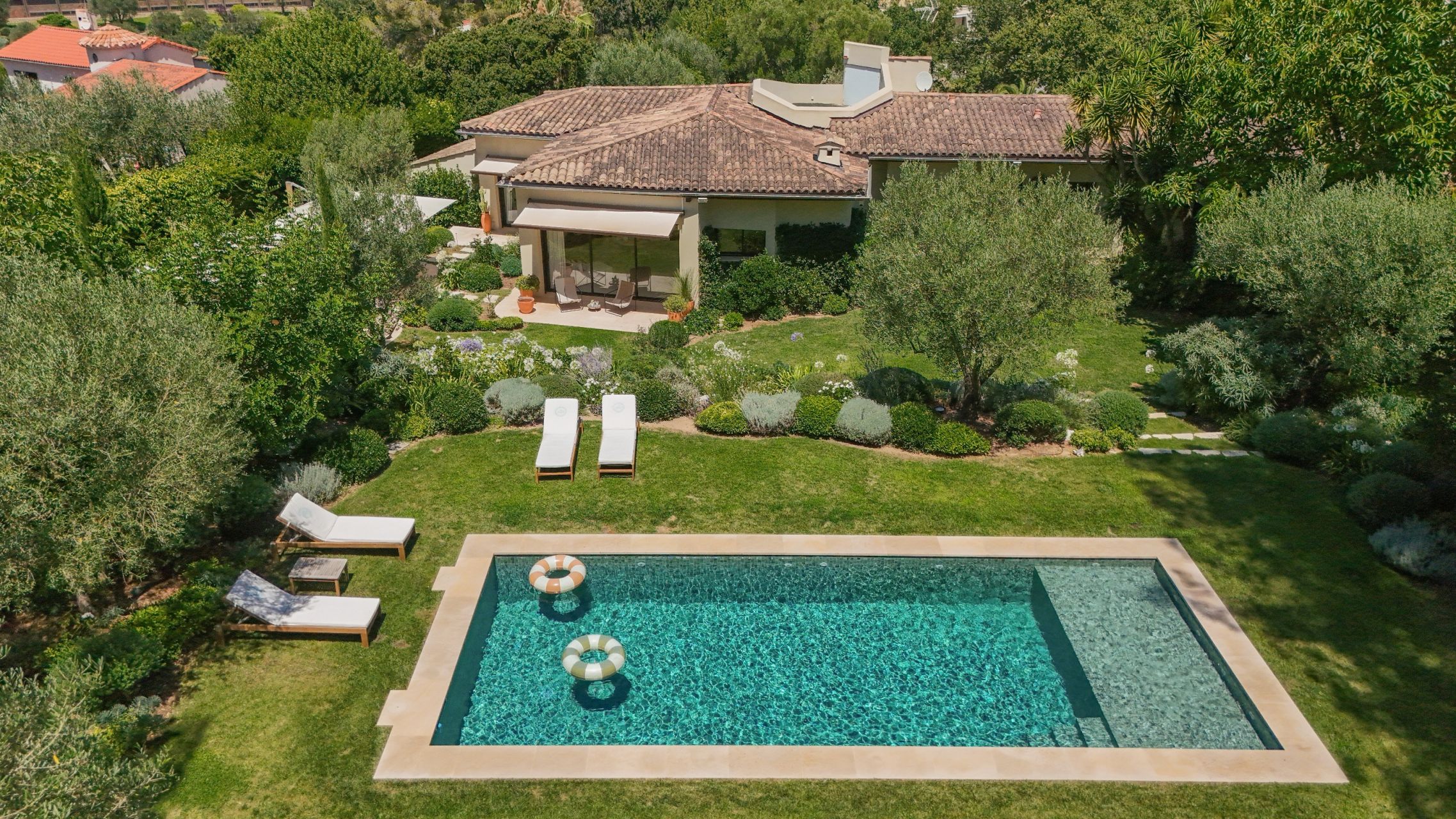 villa 7 Rooms for sale on LE CANNET (06110)