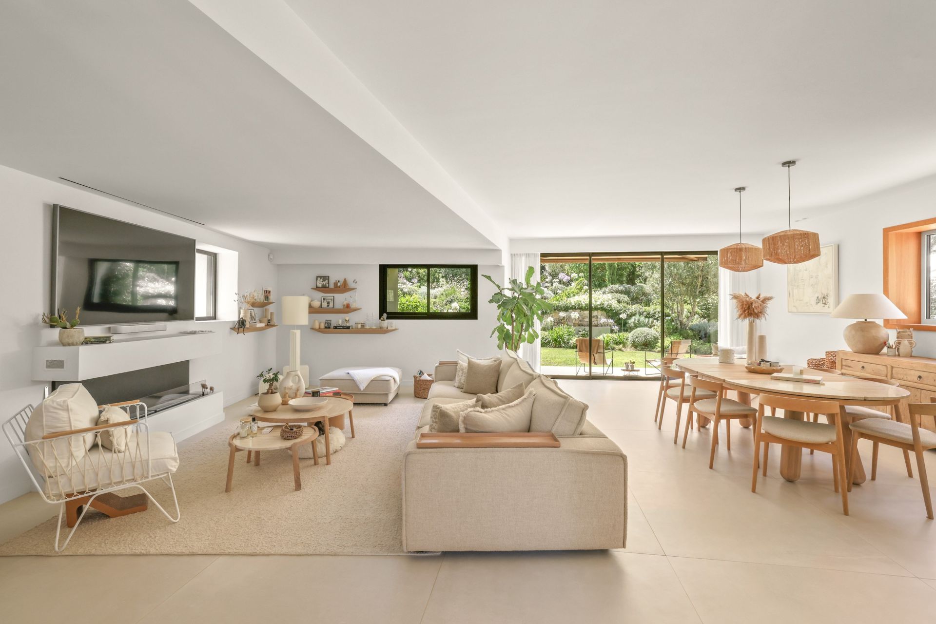 villa 7 Rooms for sale on LE CANNET (06110)