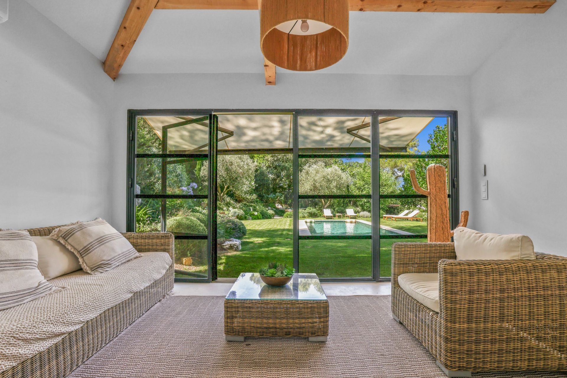 villa 7 Rooms for sale on LE CANNET (06110)