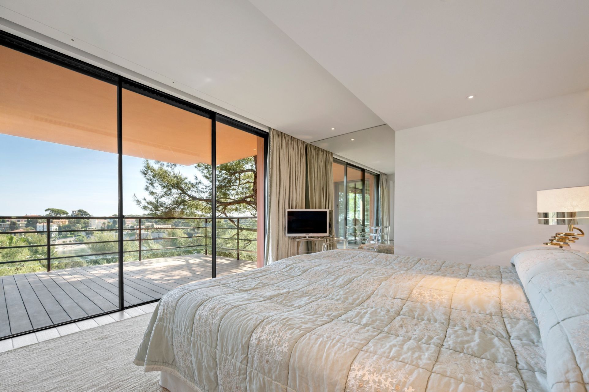 villa 22 Rooms for sale on ST JEAN CAP FERRAT (06230)