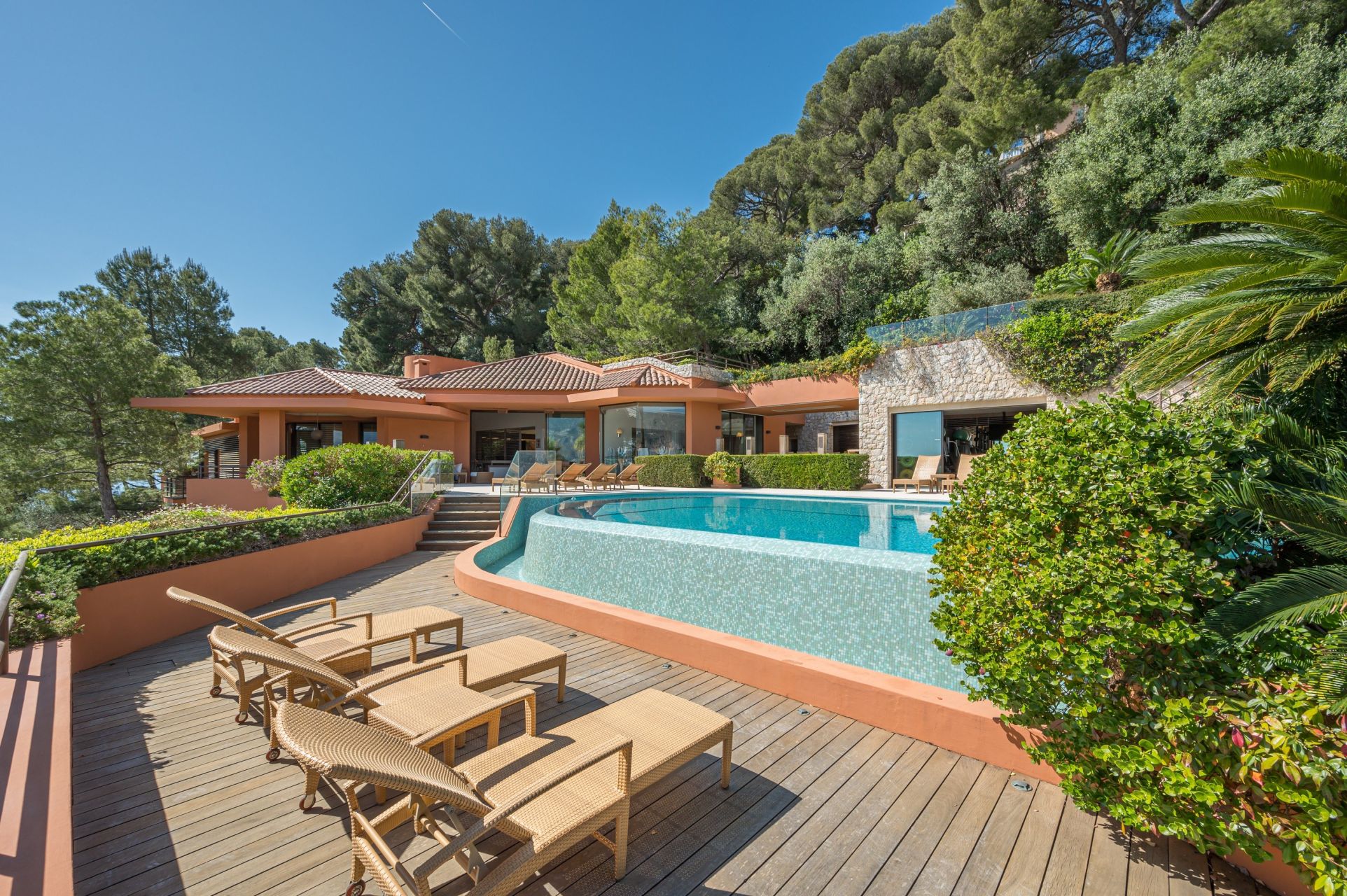 villa 22 Rooms for sale on ST JEAN CAP FERRAT (06230)