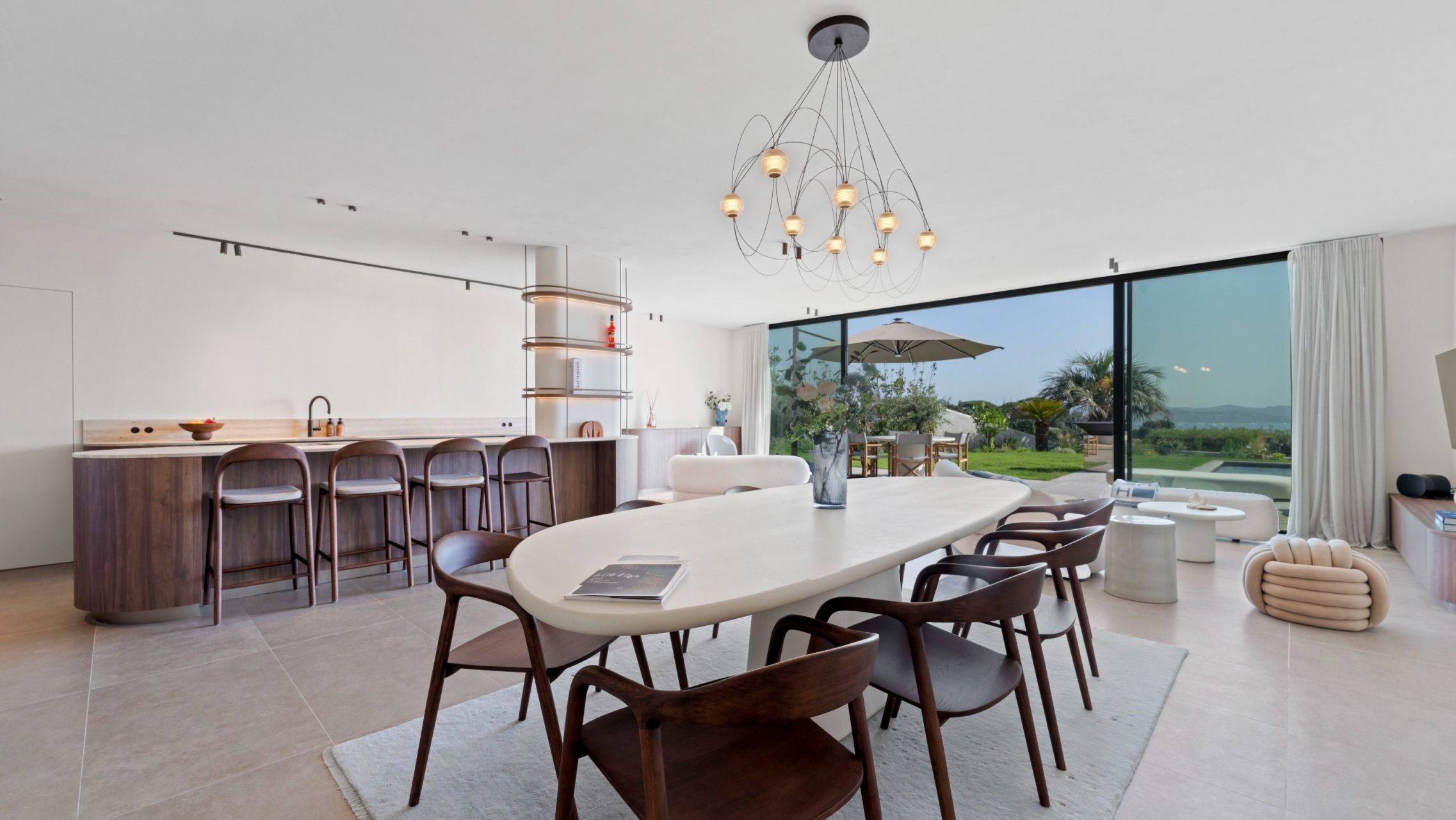 villa 7 Rooms for sale on STE MAXIME (83120)