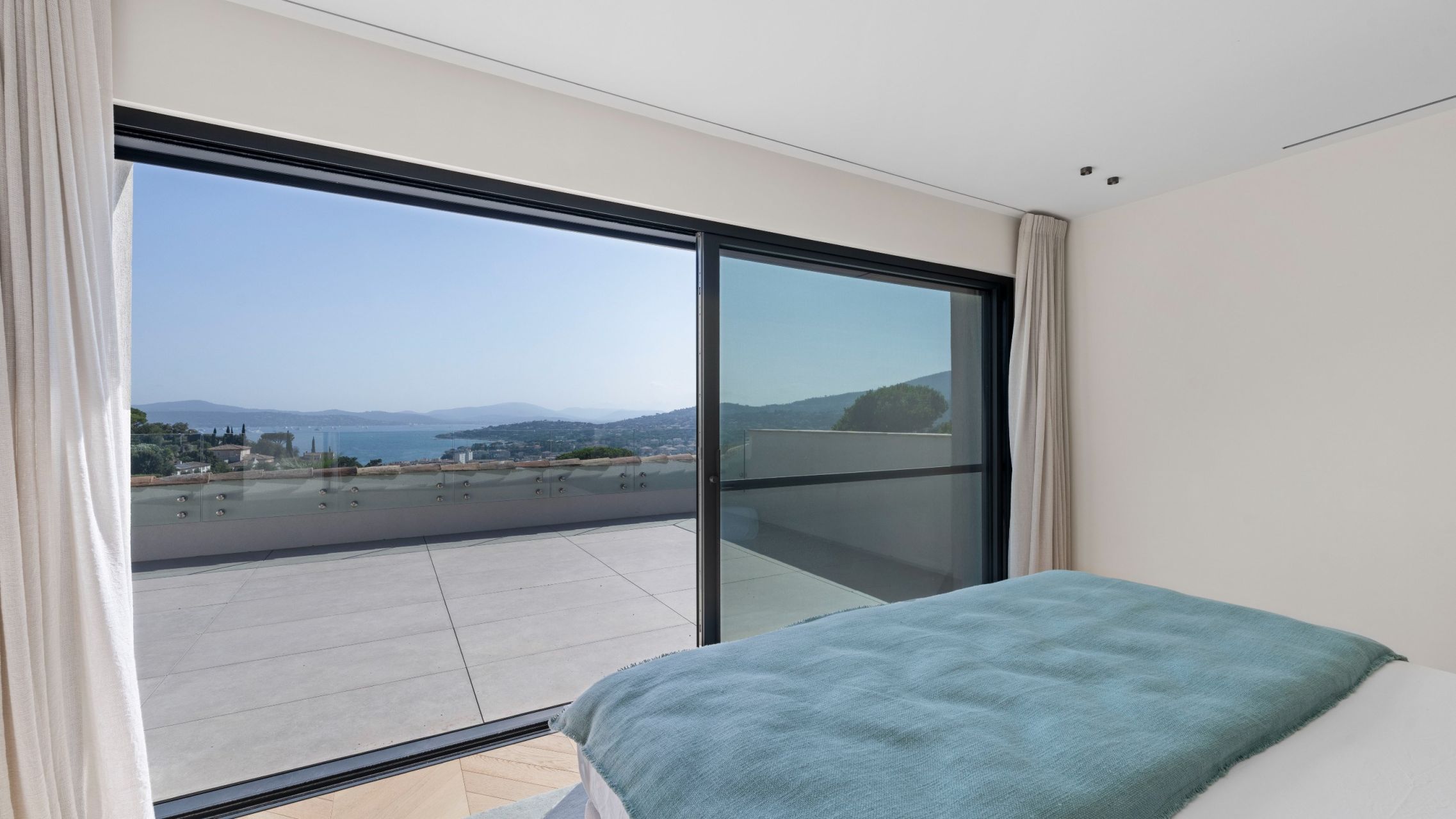 villa 7 Rooms for sale on STE MAXIME (83120)