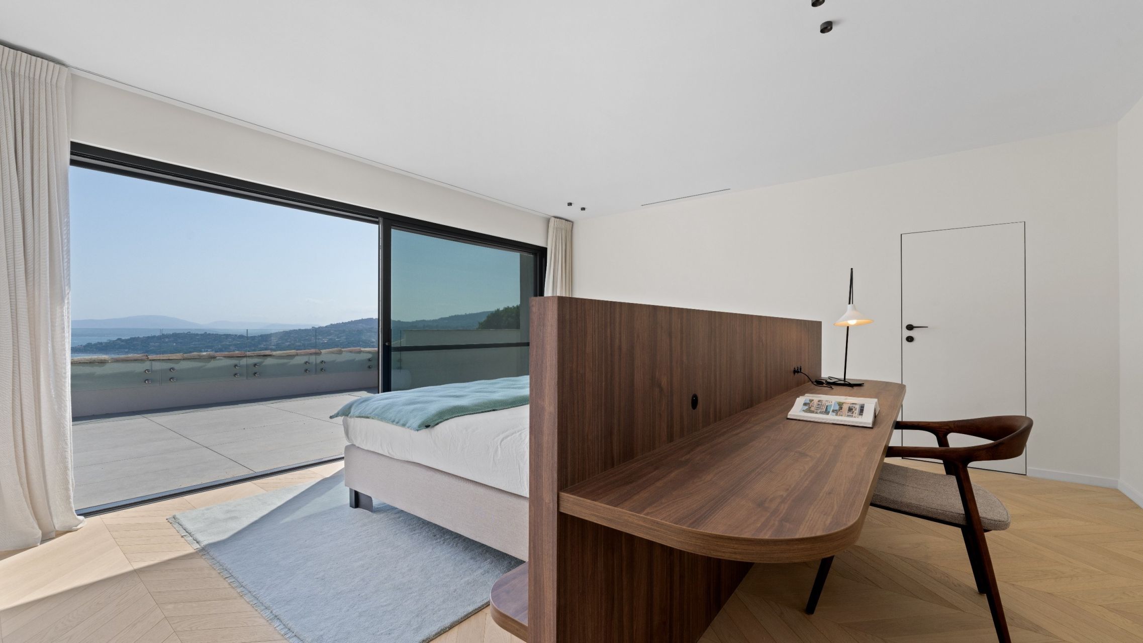 villa 7 Rooms for sale on STE MAXIME (83120)