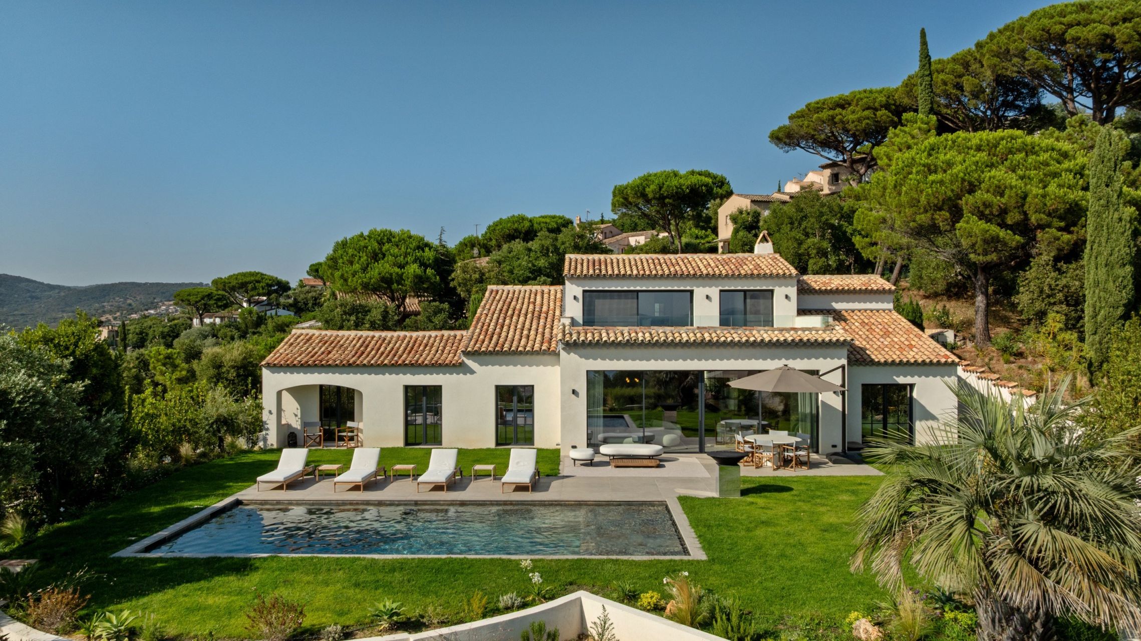 villa 7 Rooms for sale on STE MAXIME (83120)
