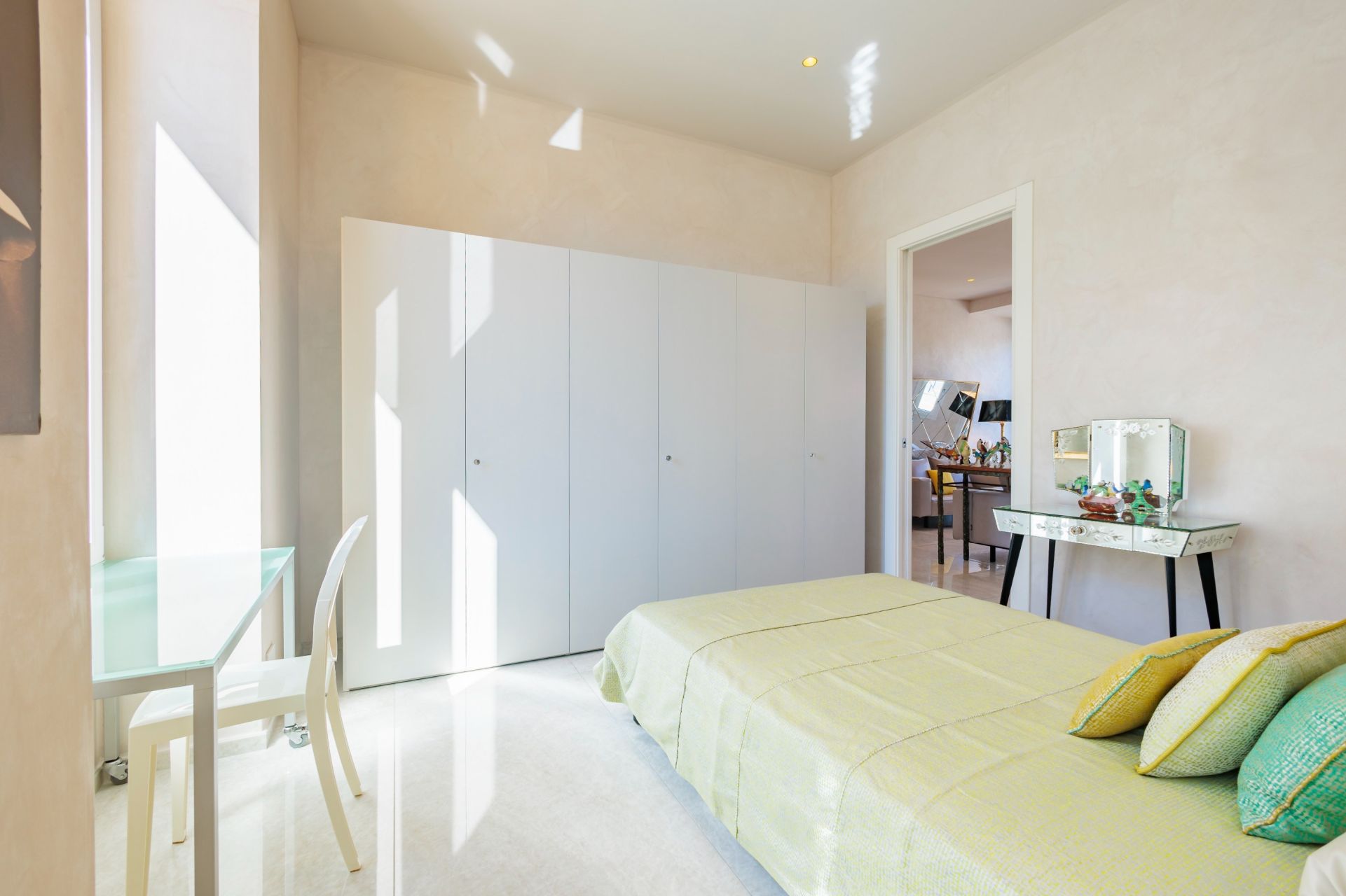 apartment 5 Rooms for sale on MENTON (06500)