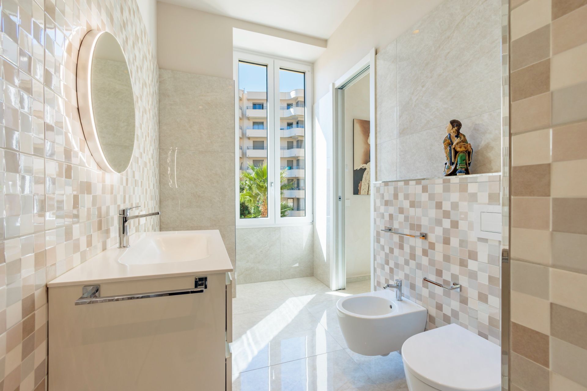 apartment 5 Rooms for sale on MENTON (06500)
