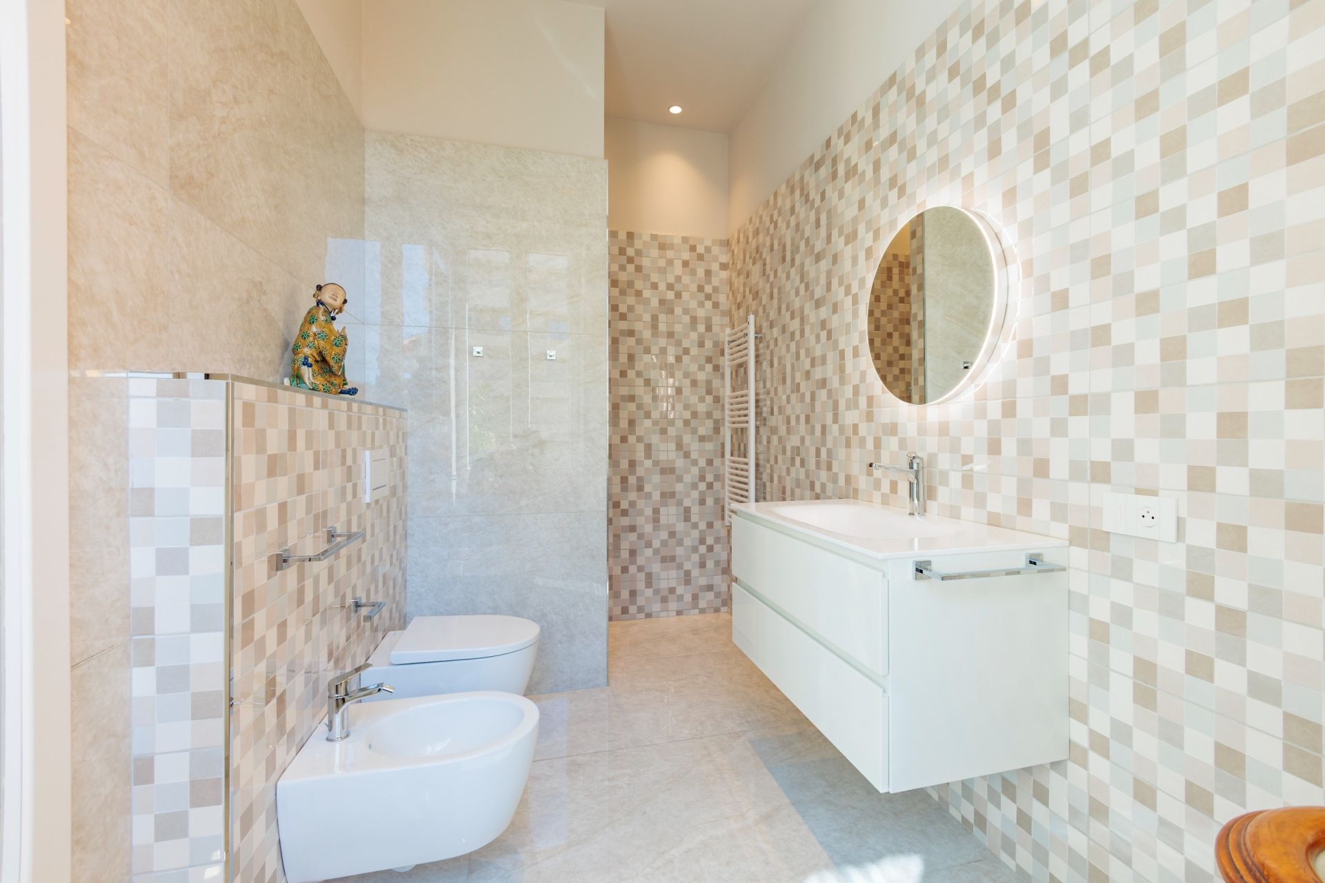 apartment 5 Rooms for sale on MENTON (06500)
