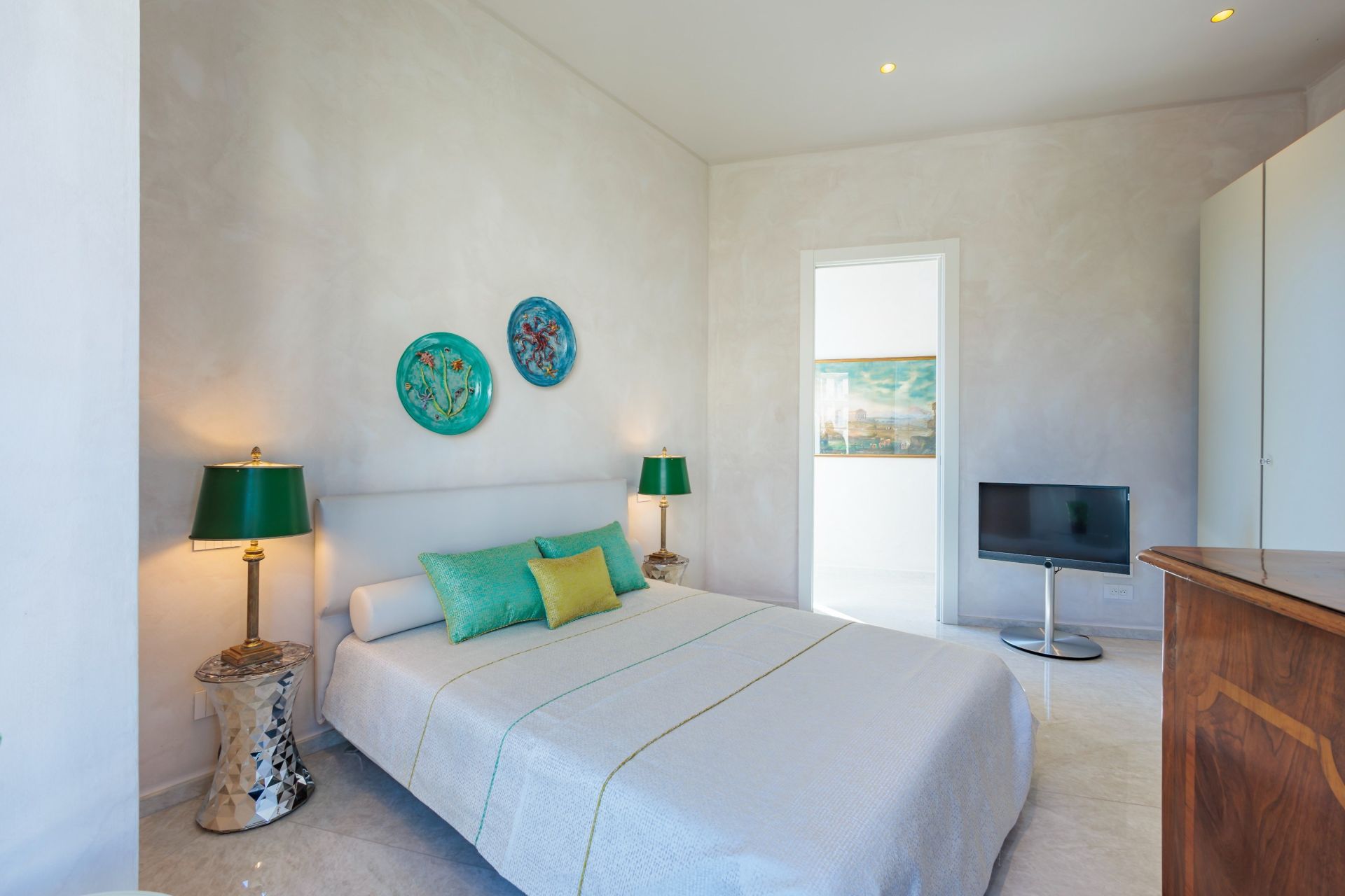 apartment 5 Rooms for sale on MENTON (06500)