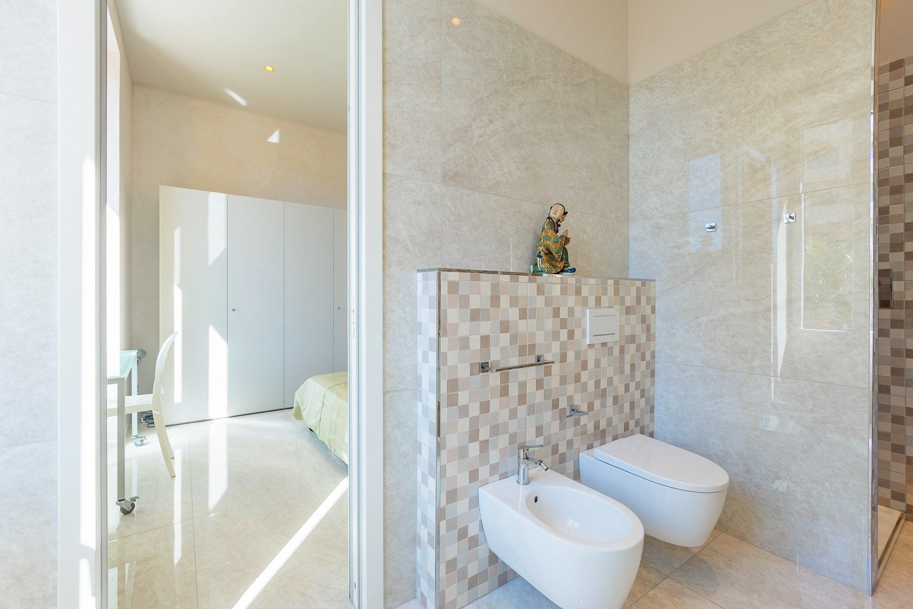 apartment 5 Rooms for sale on MENTON (06500)