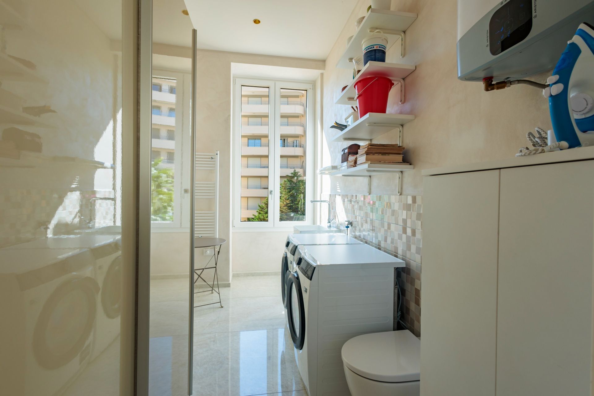 apartment 5 Rooms for sale on MENTON (06500)