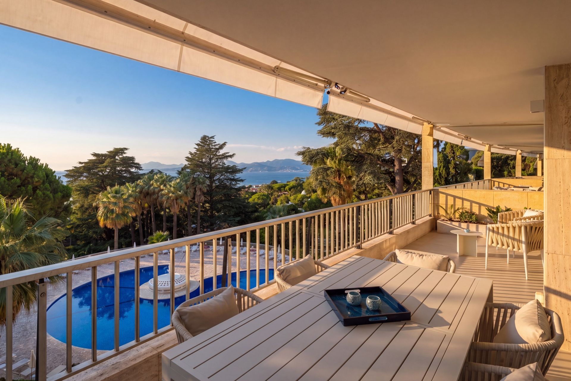apartment 3 Rooms for sale on CANNES (06400)