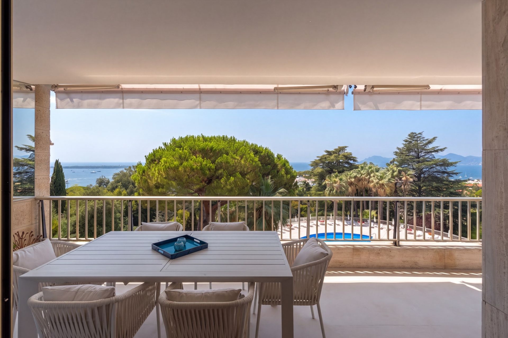 apartment 3 Rooms for sale on CANNES (06400)