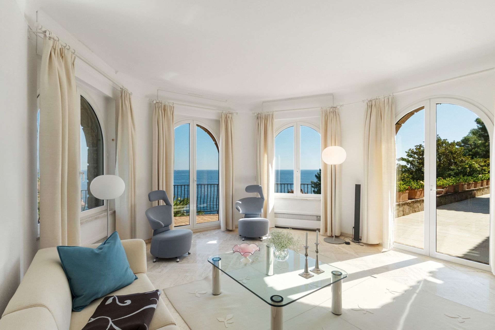mansion 11 Rooms for sale on THEOULE SUR MER (06590)