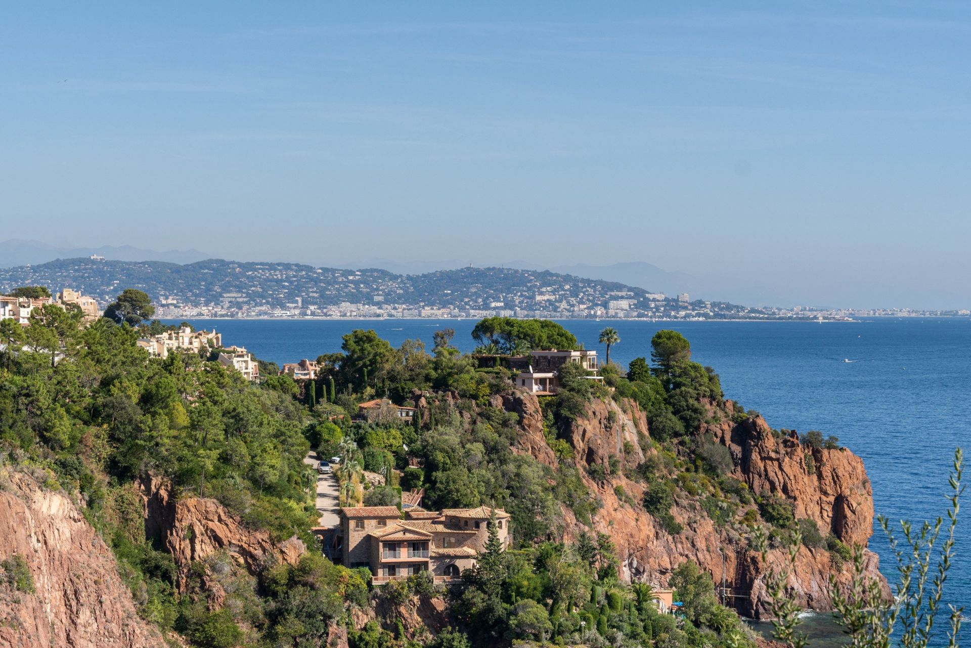 mansion 11 Rooms for sale on THEOULE SUR MER (06590)