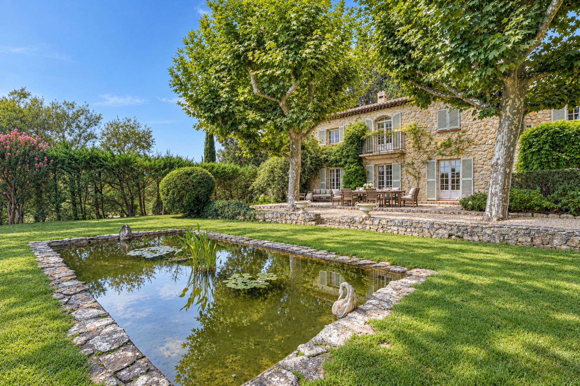 bastide 12 Pièces en vente sur CHATEAUNEUF GRASSE (06740)