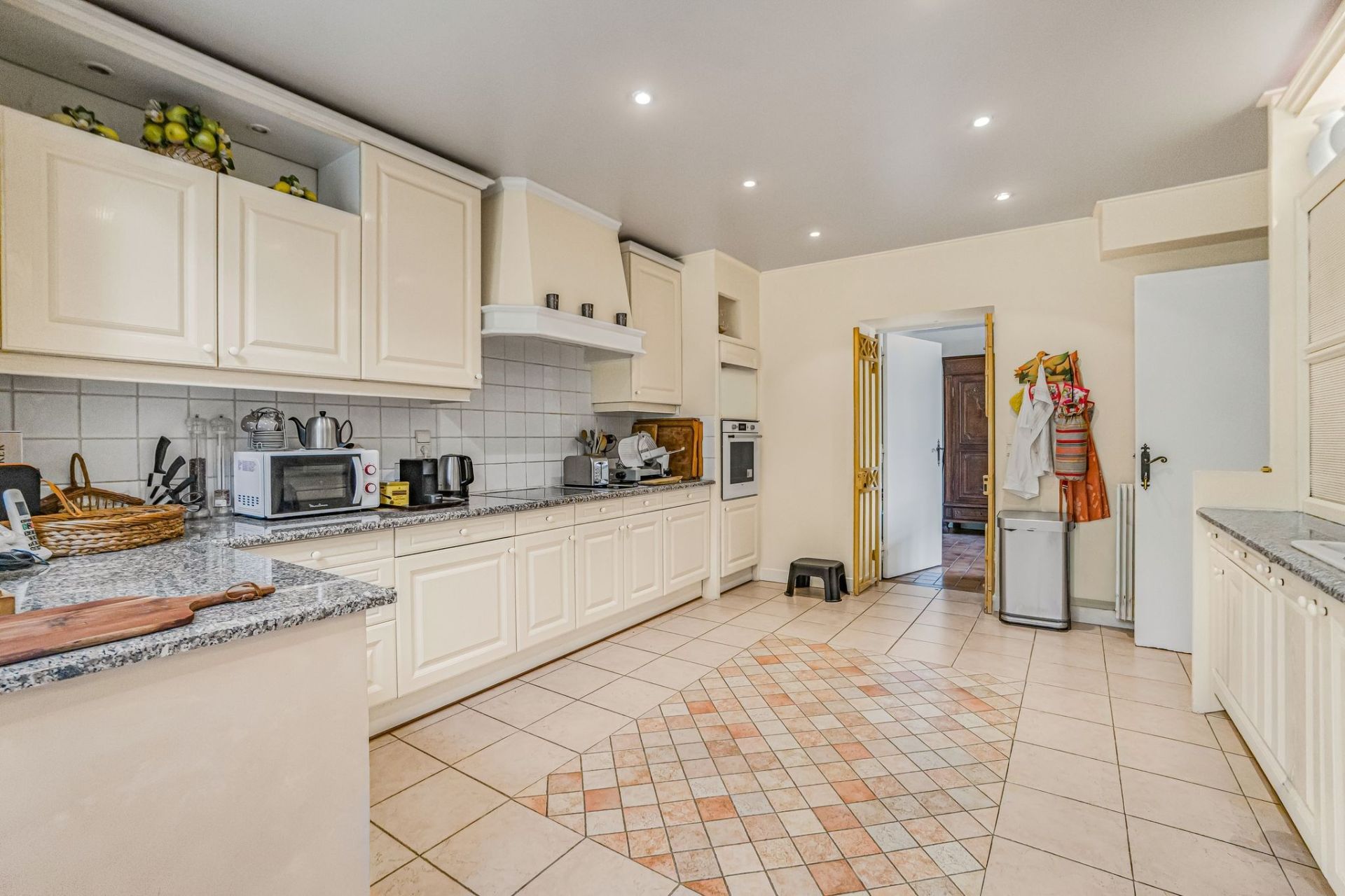 bastide 12 Pièces en vente sur CHATEAUNEUF GRASSE (06740)