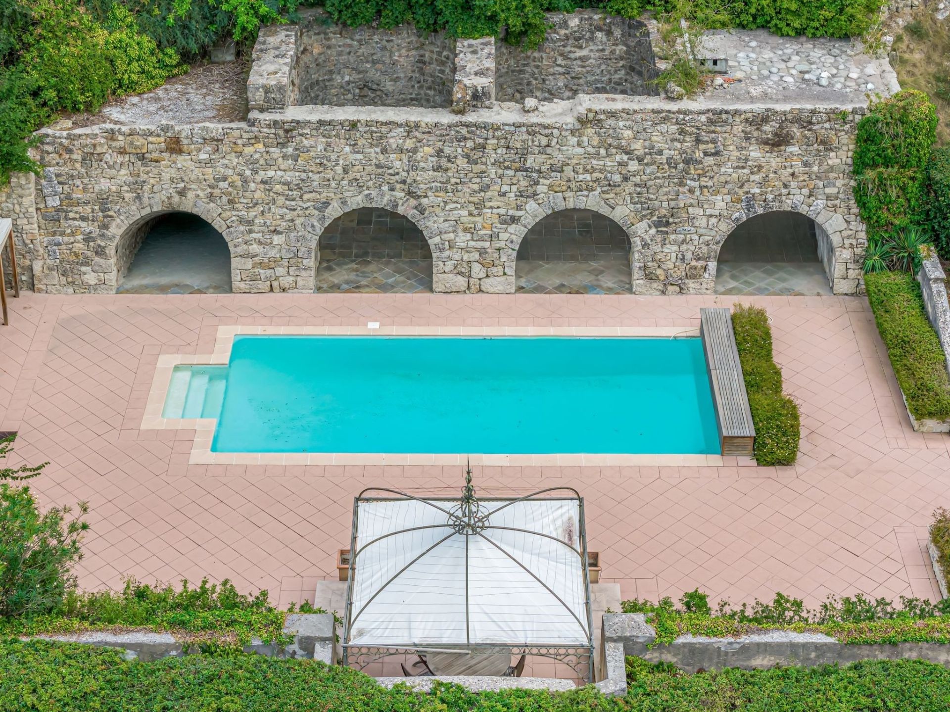 bastide 12 Pièces en vente sur CHATEAUNEUF GRASSE (06740)