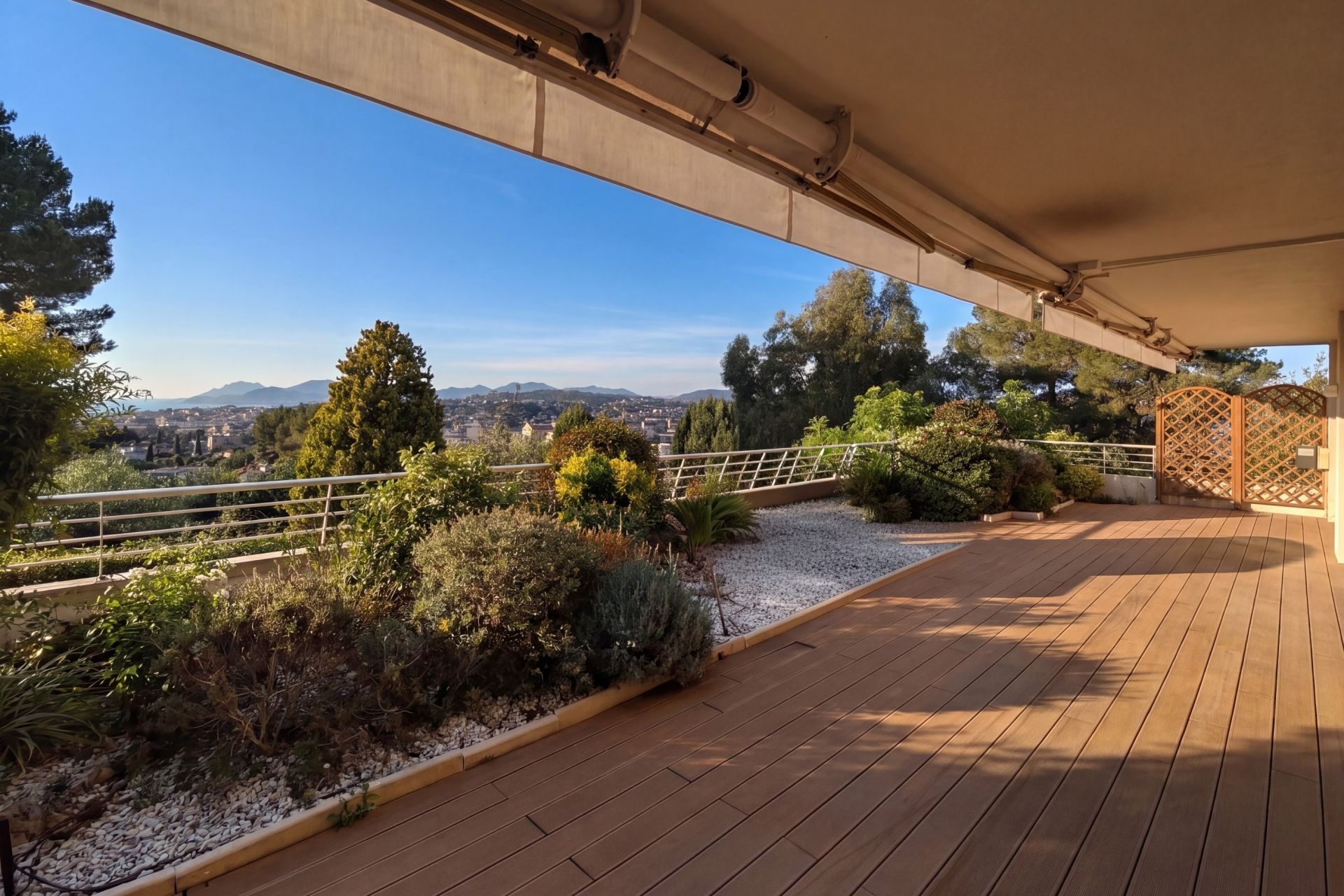 appartement 5 Pièces en vente sur LE CANNET (06110)