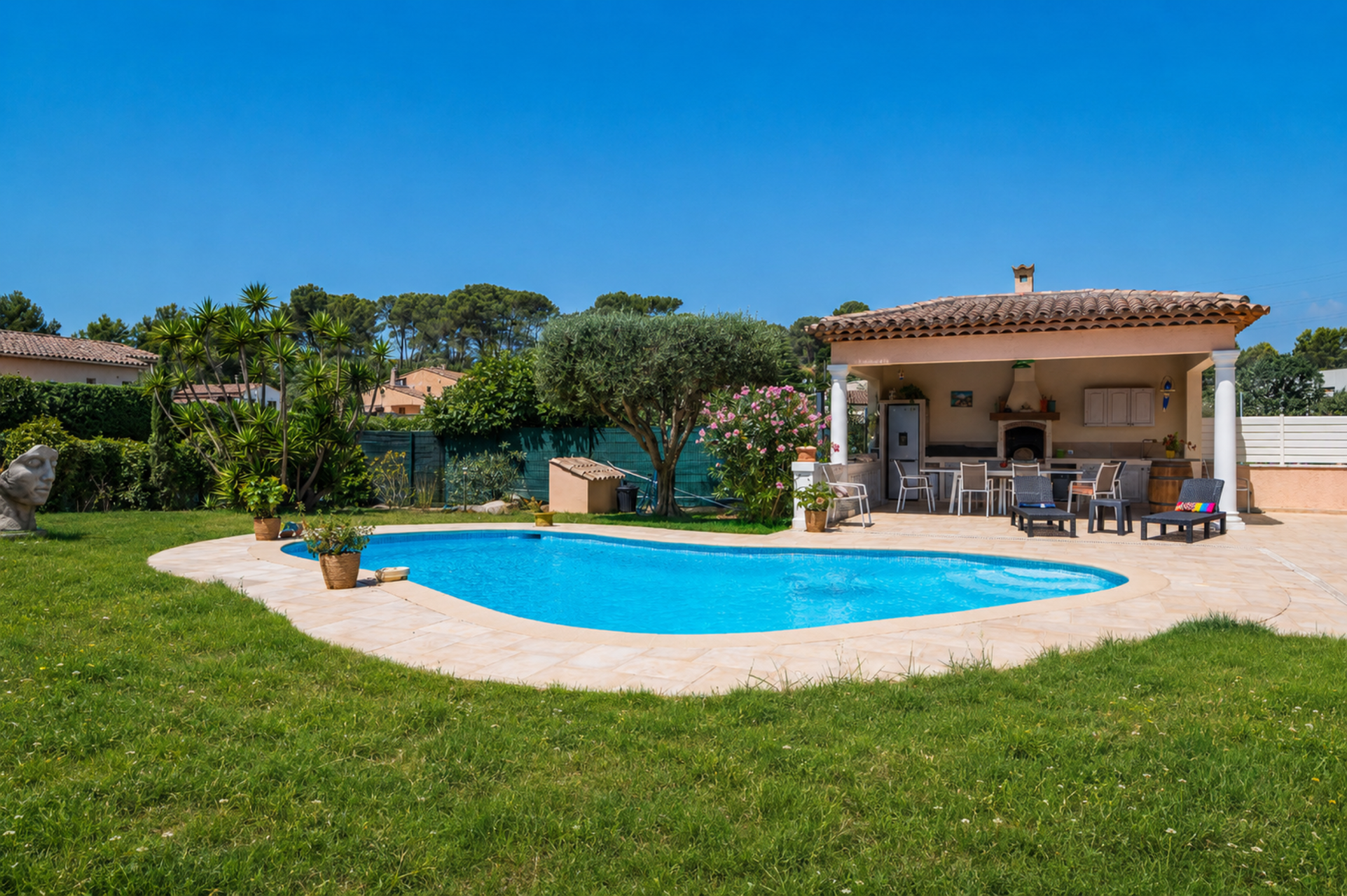 villa 8 Pièces en vente sur MOUANS SARTOUX (06370)