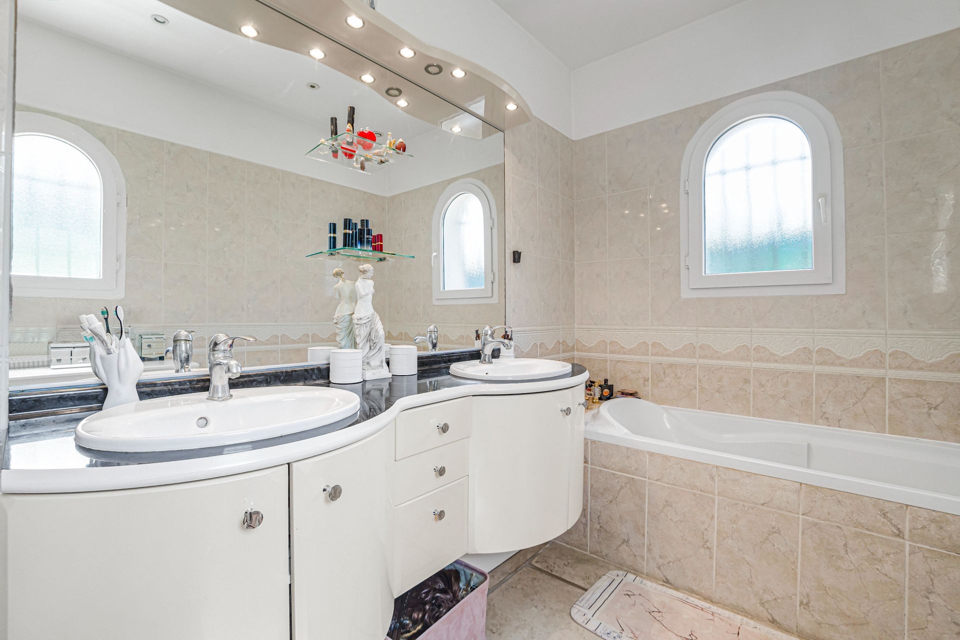 villa 8 Pièces en vente sur MOUANS SARTOUX (06370)