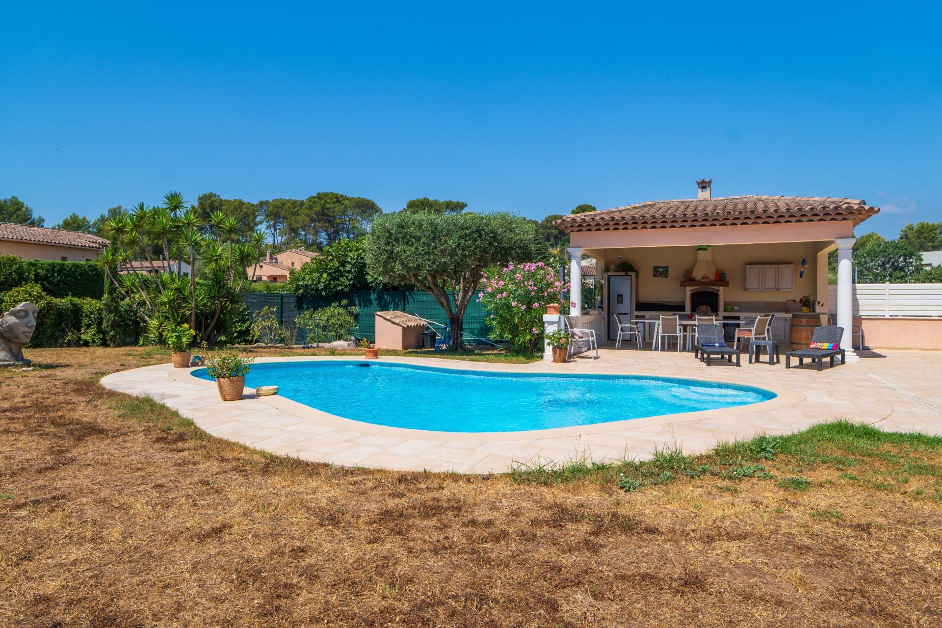 villa 8 Pièces en vente sur MOUANS SARTOUX (06370)