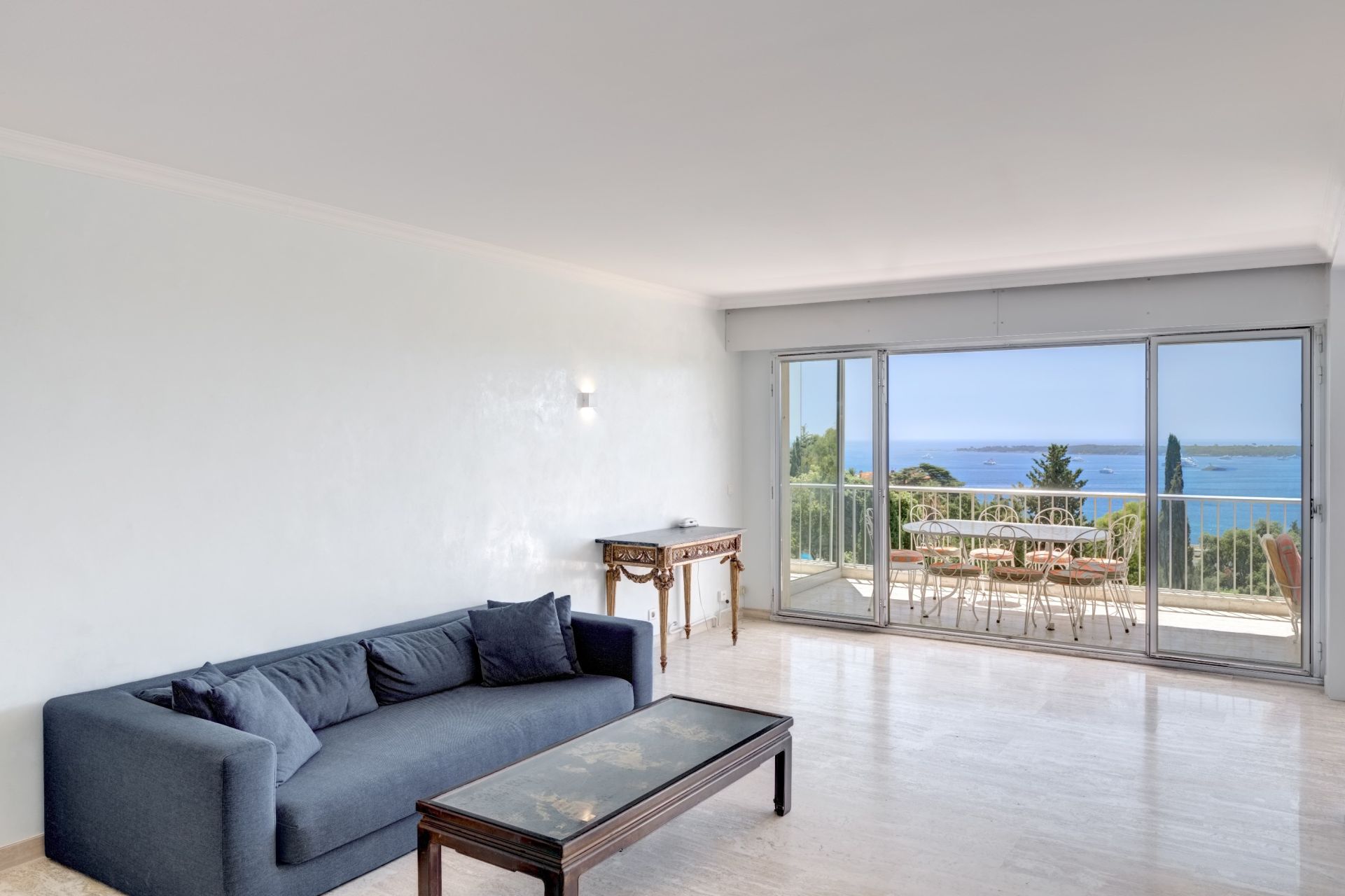 apartment 3 Rooms for sale on CANNES (06400)