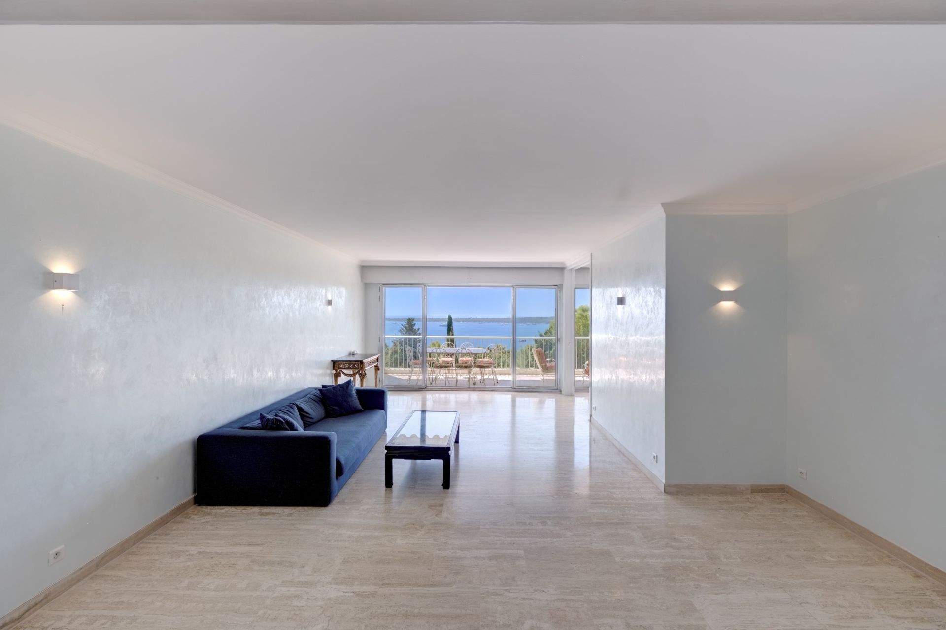 apartment 3 Rooms for sale on CANNES (06400)