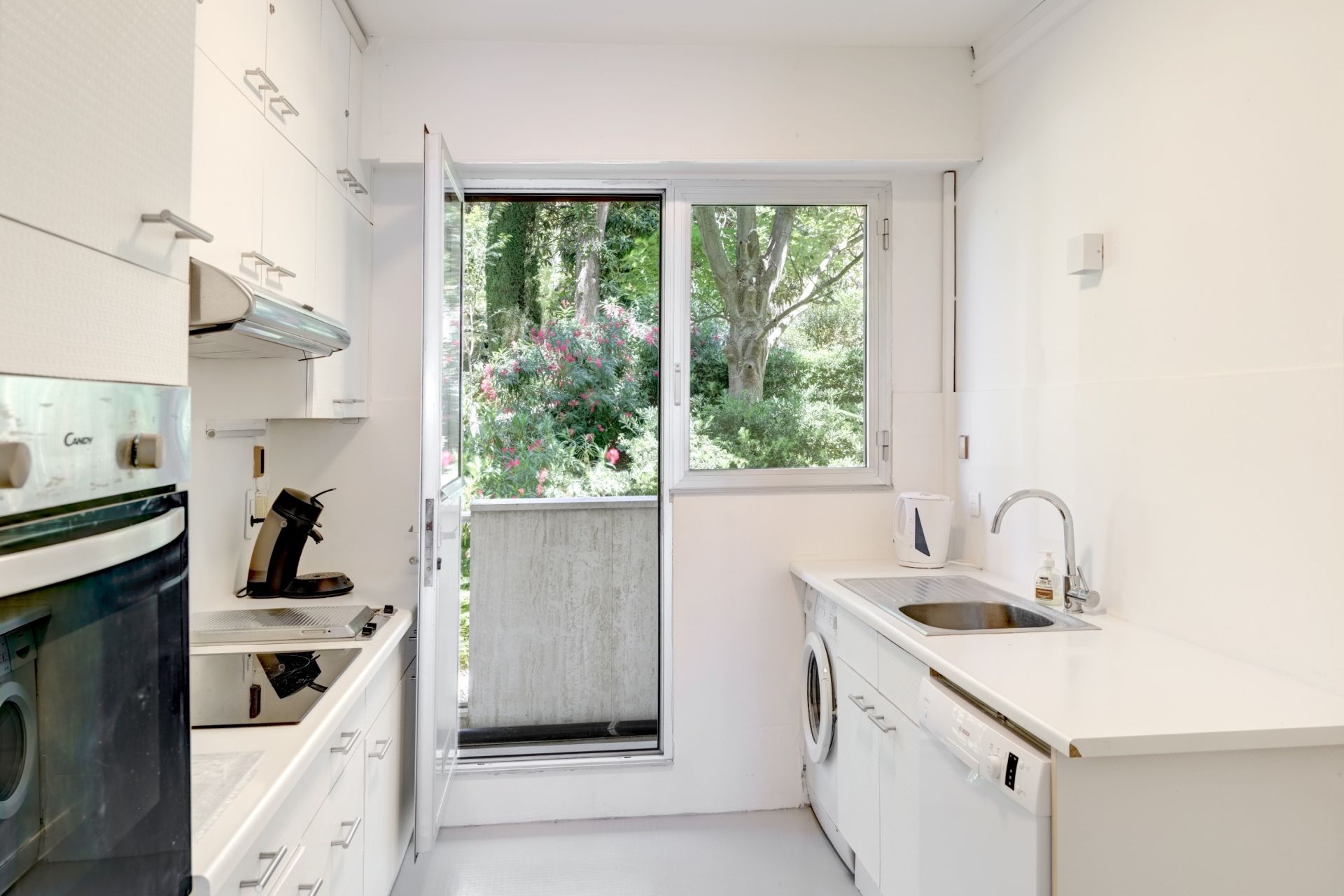 apartment 3 Rooms for sale on CANNES (06400)