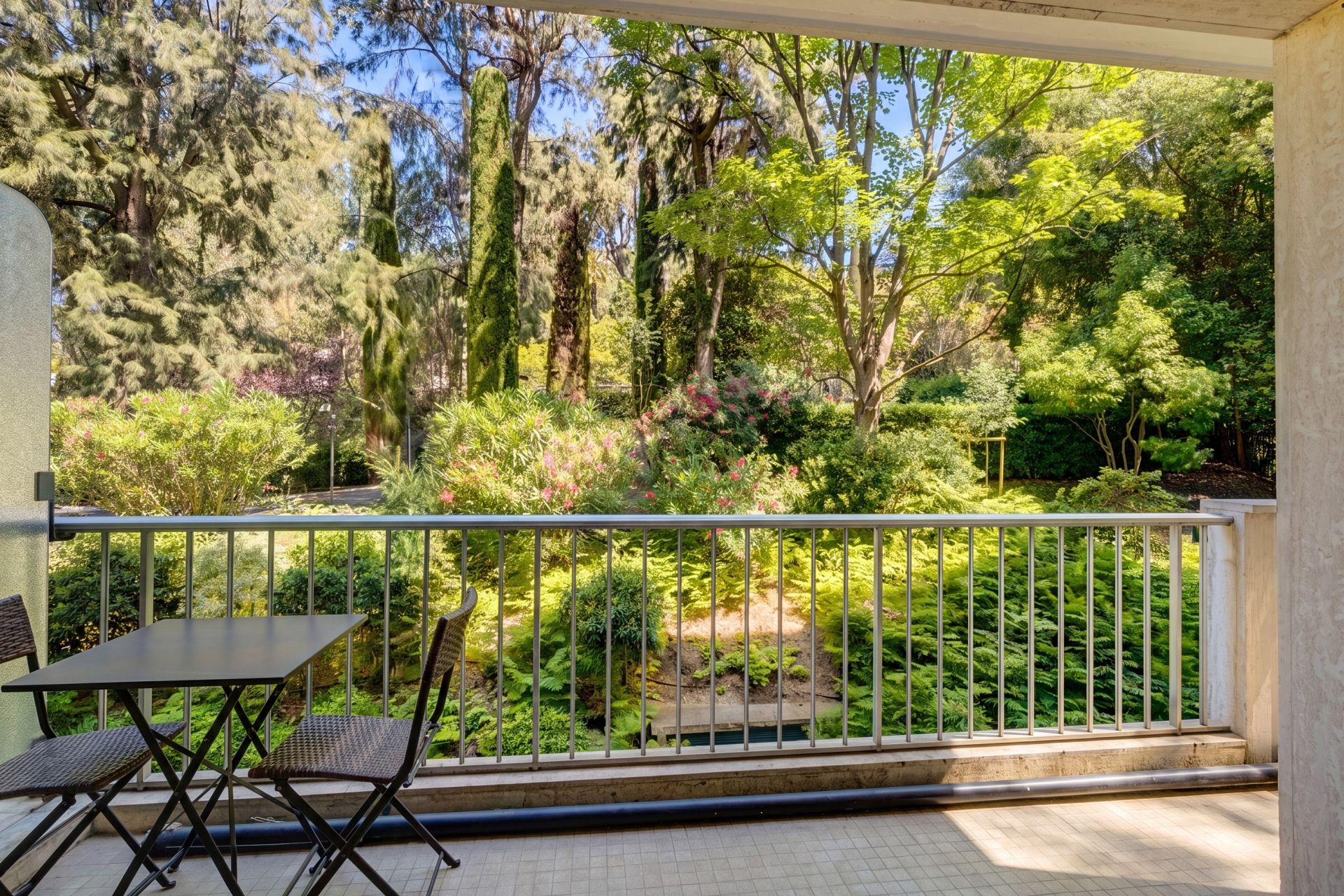apartment 3 Rooms for sale on CANNES (06400)