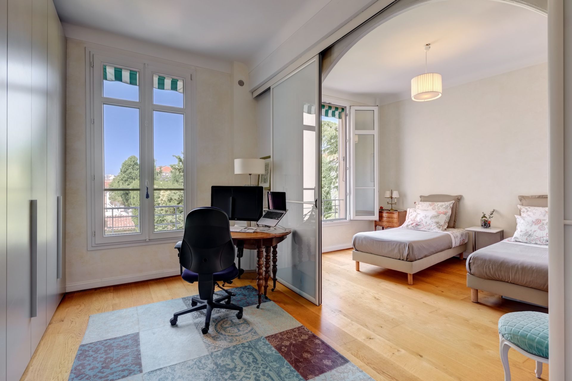 apartment 4 Rooms for sale on CANNES (06400)