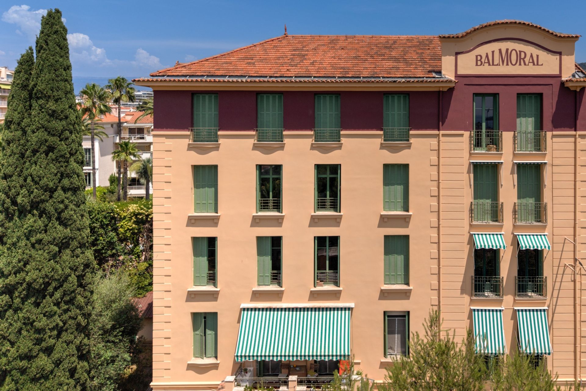 apartment 4 Rooms for sale on CANNES (06400)