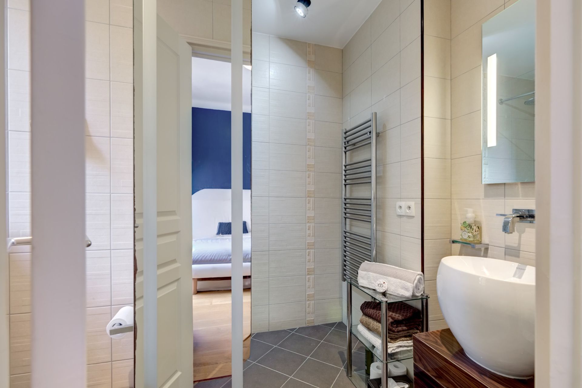 apartment 4 Rooms for sale on CANNES (06400)