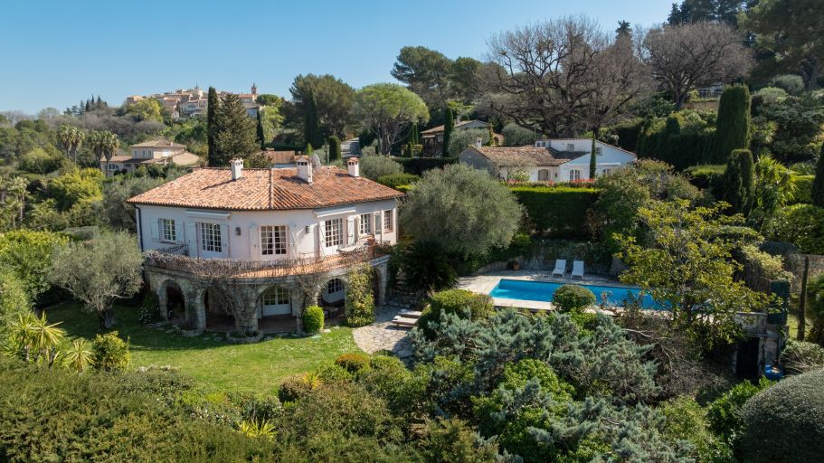 villa 5 Pièces en vente sur MOUGINS (06250)