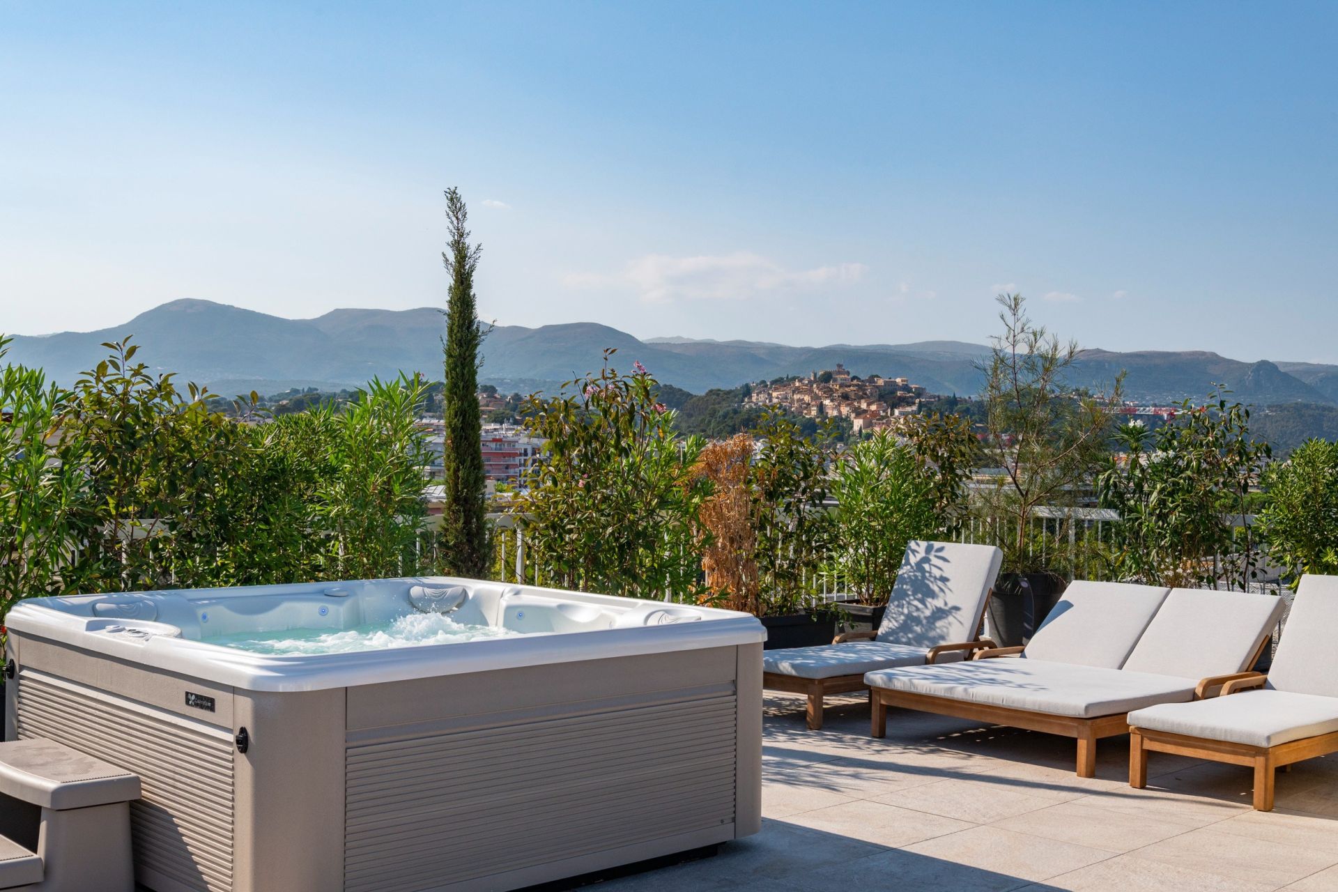 appartement 4 Pièces en vente sur CAGNES SUR MER (06800)