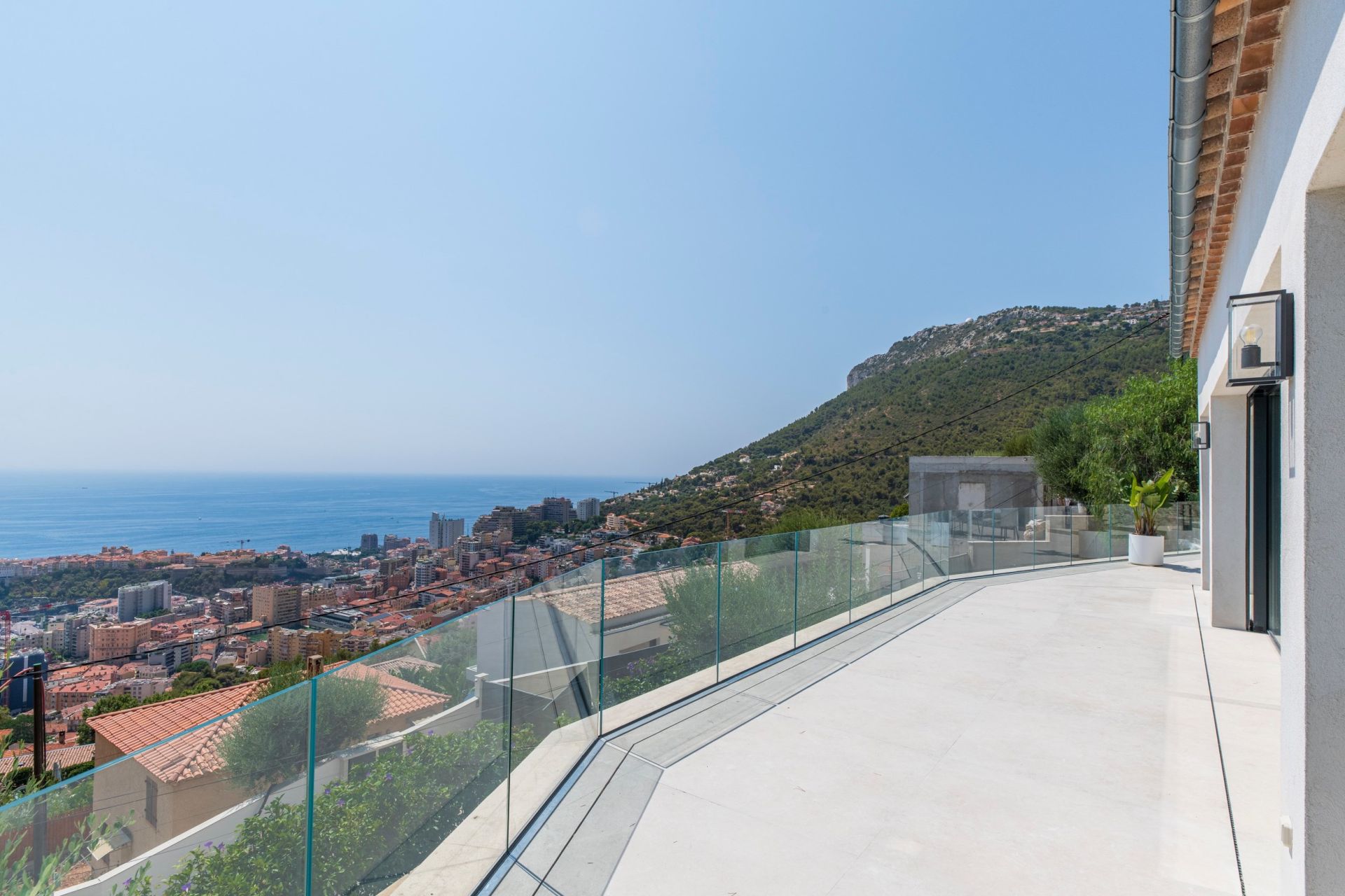villa 6 Pièces en vente sur BEAUSOLEIL (06240)
