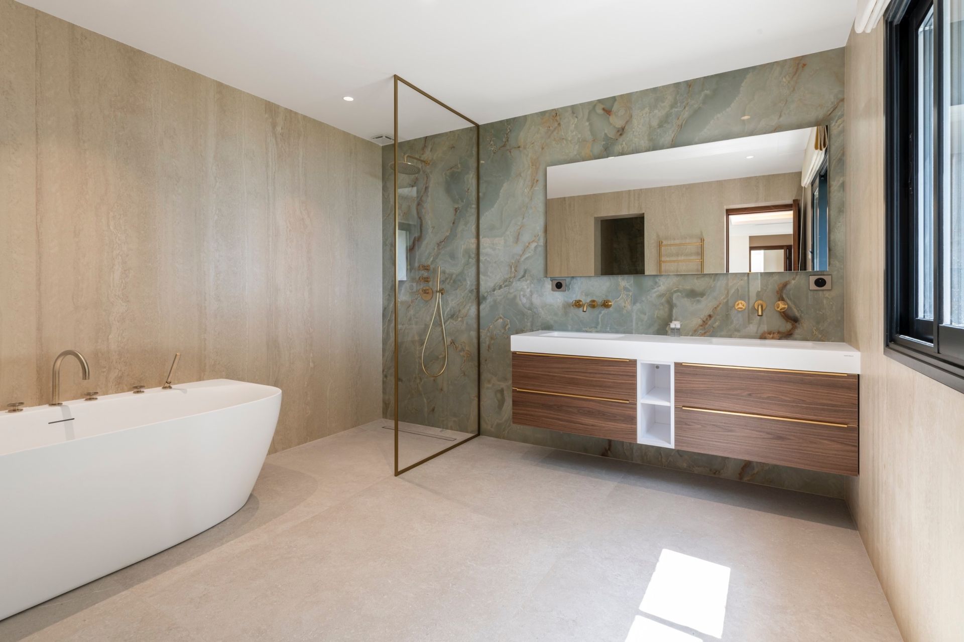 villa 6 Pièces en vente sur BEAUSOLEIL (06240)
