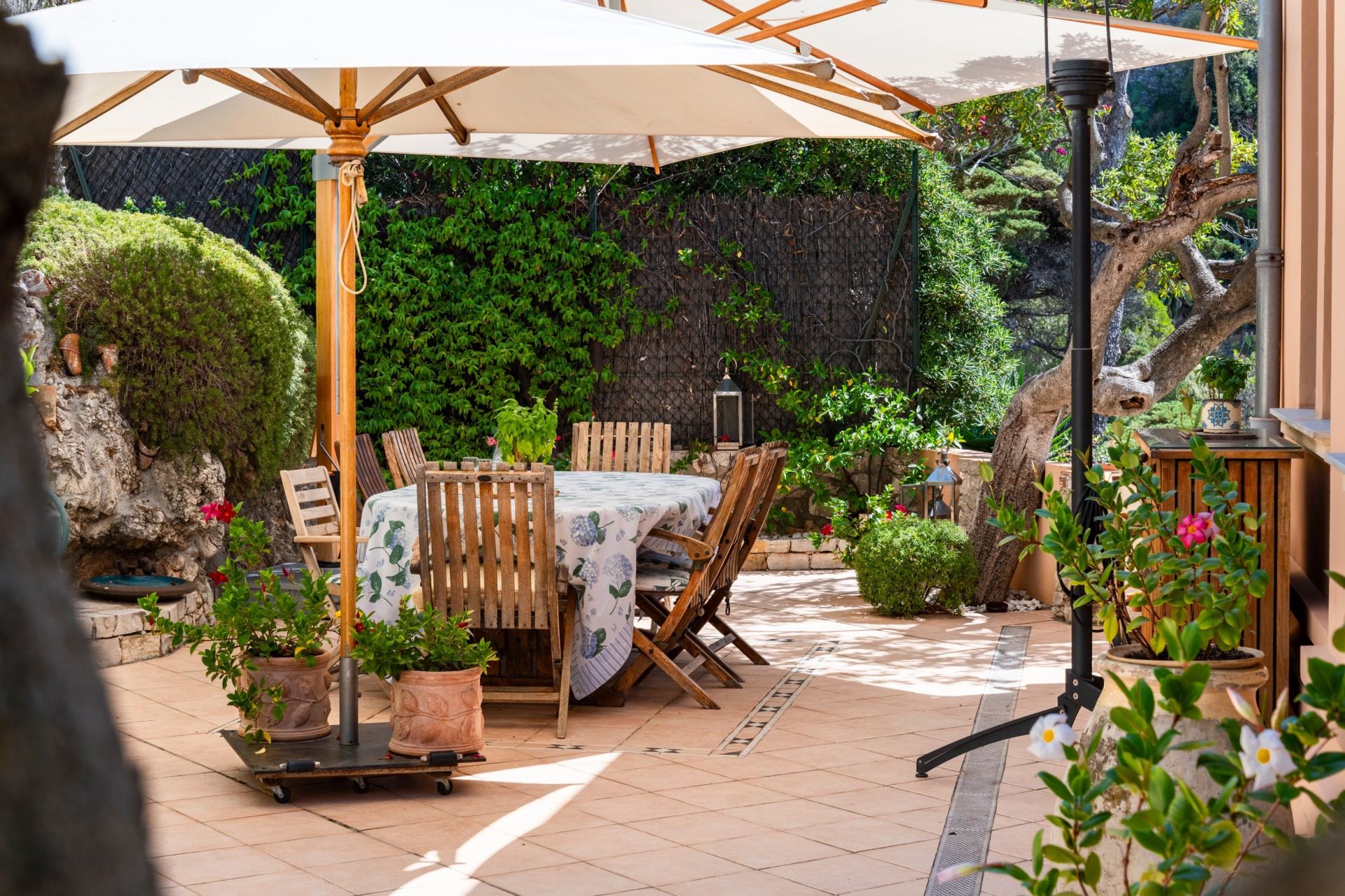 villa 6 Rooms for sale on NICE (06000)
