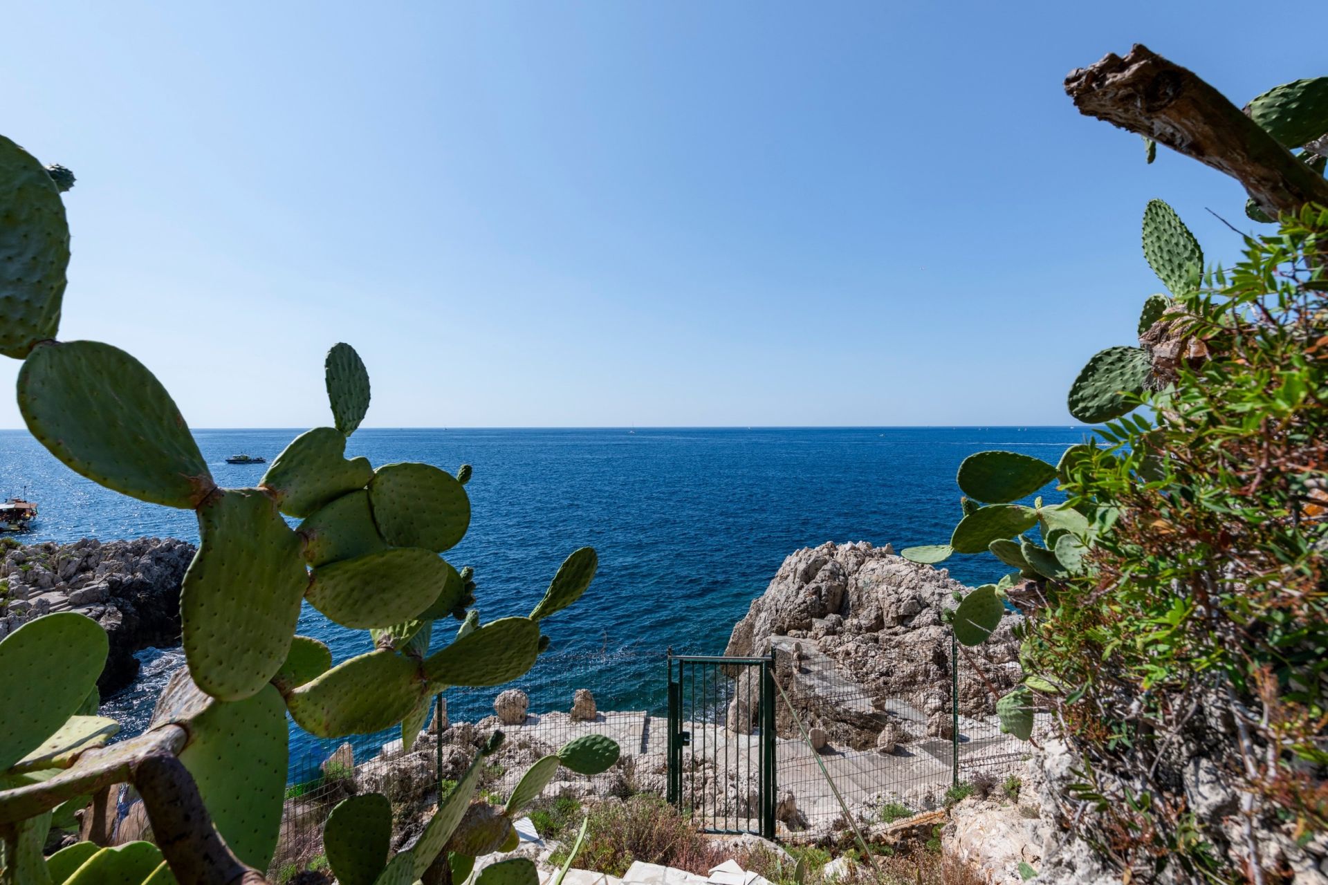 villa 6 Rooms for sale on NICE (06000)