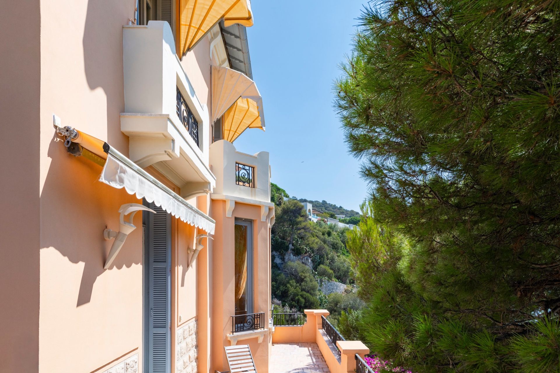 villa 6 Rooms for sale on NICE (06000)